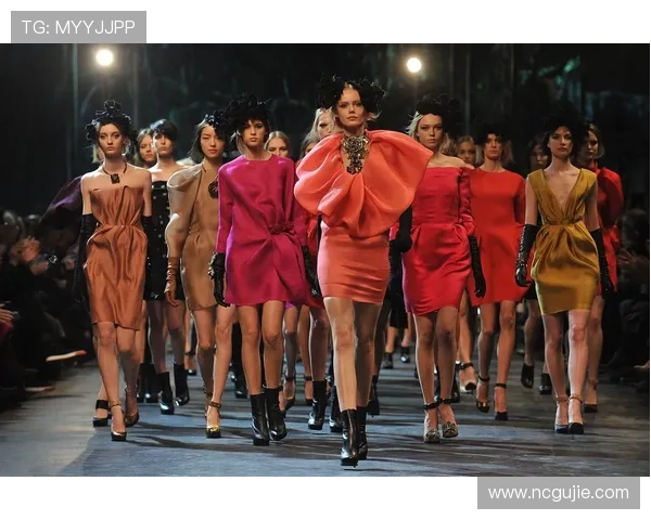 孔德和法国时尚品牌合作,发布几张独具特色的照片 孔德和法国时尚品牌合作,发布几张独具特色的照片